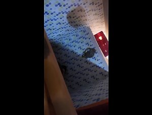 룸카페 옆방 섹스 훔쳐보기