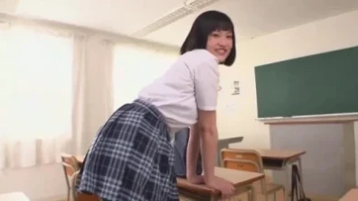 Gカップ美少女スイマー 更科リア 18歳 E-BODYデビュー