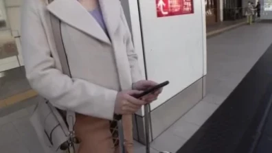 도쿄에 온 농촌에 사는 소녀들을 데리러