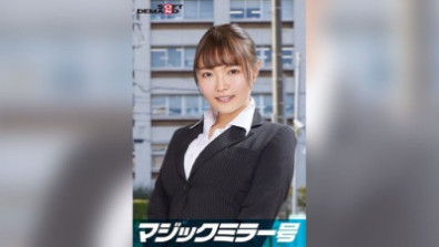 某頂尖公司的精英白領芮，以「內衣廠商監測調查」為題，一邊坐立不安地擺弄著自己裸露的乳房，一邊接受魔鏡問題的採訪，發表了一系列你不會想到的極其色情的評論。從她那看似天真爛漫的樣子根本無法想像！她敏感美麗的乳房被按摩，她以強烈的活塞射精！