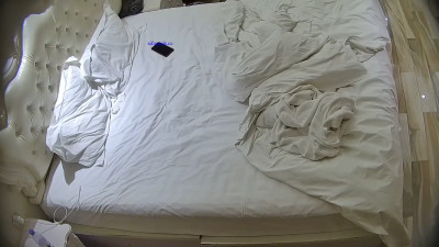 3-16 ホテル流出：隠し撮り映像 ❤️ ツインテールの可愛い子が「負け犬」彼氏に首を絞められ、激しく挿入される—終始「コンドームをつけて」と懇願 china ipcam 04-290426