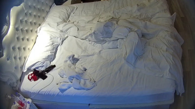 3-16 ホテル流出：隠し撮り映像 ❤️ ツインテールの可愛い子が「負け犬」彼氏に首を絞められ、激しく挿入される—終始「コンドームをつけて」と懇願 china ipcam 09-290426