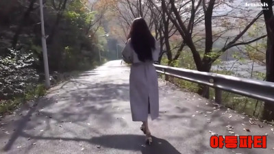 산책로 꽃곶은 바바리걸의 소소한 일탈 korean porn vip